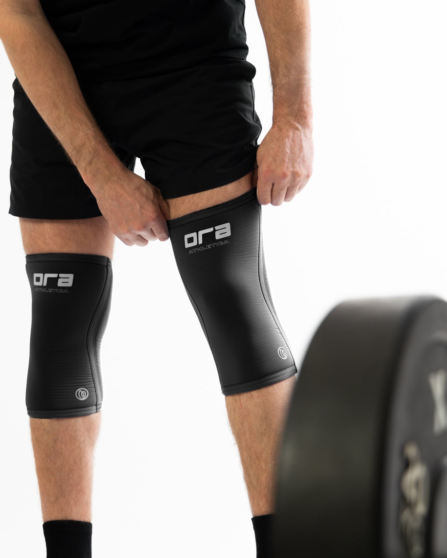 KNEE SLEEVES